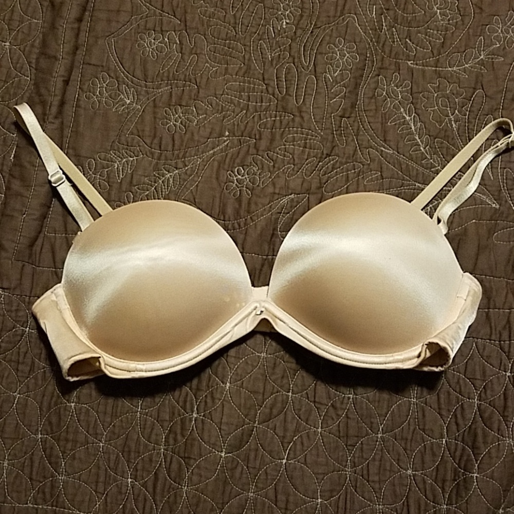 Victoria's Secret 36B Strapless nude color